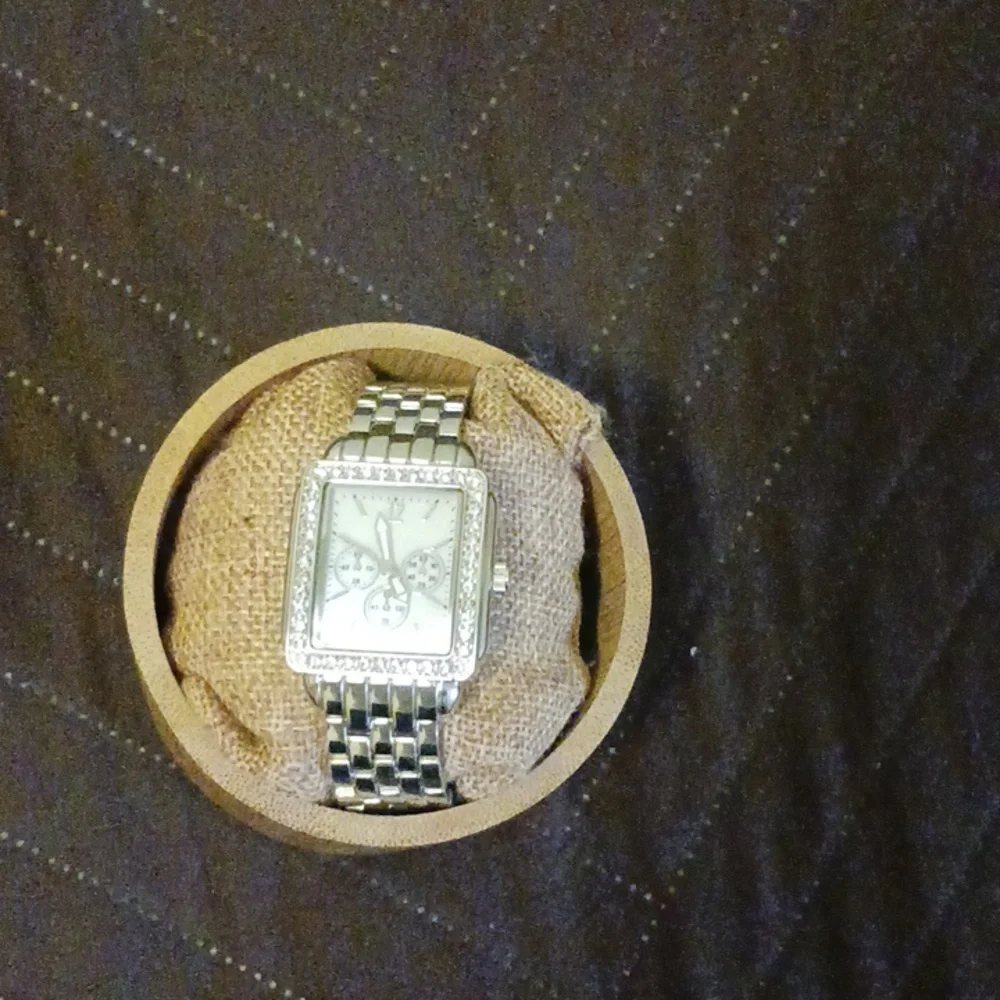 Watch - Picture 2 of 4